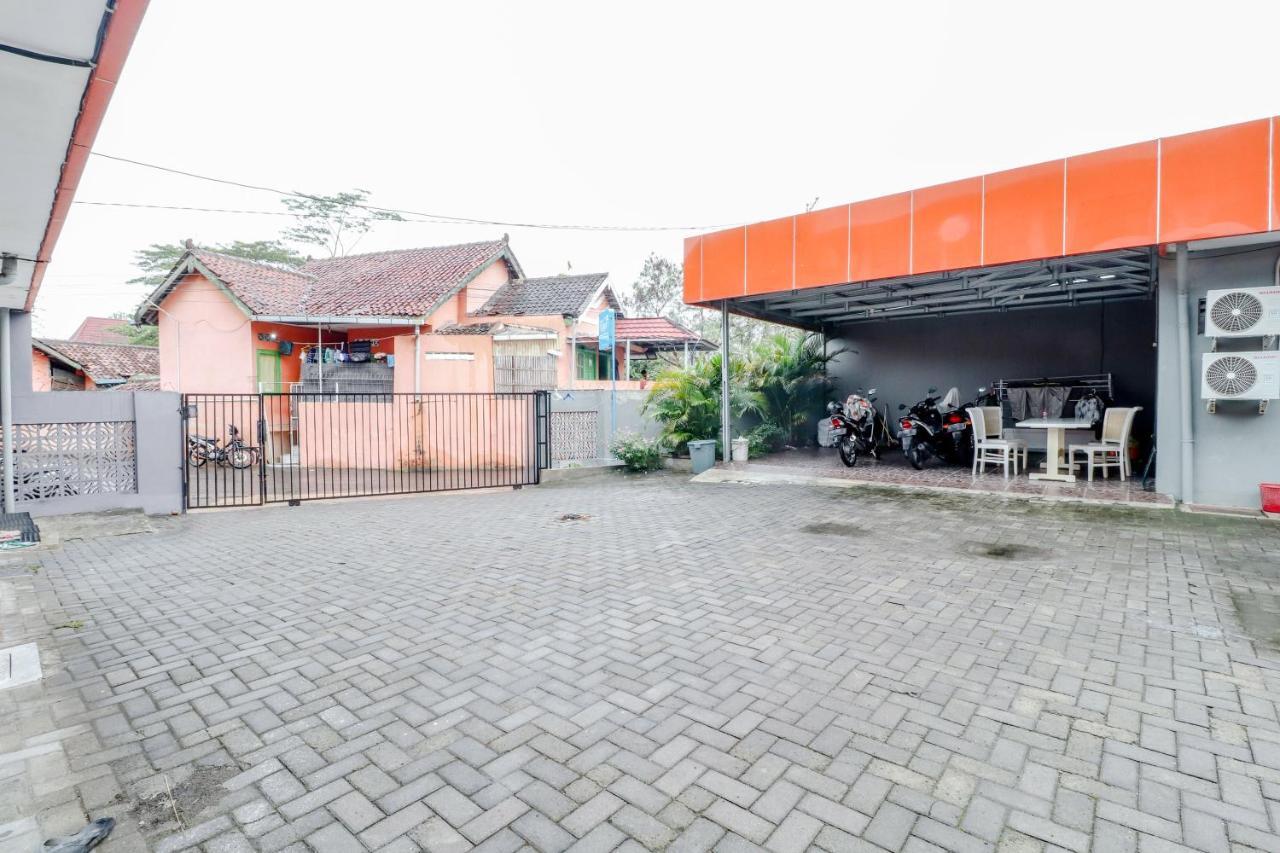 Ratu Guesthouse Sleman  Bagian luar foto